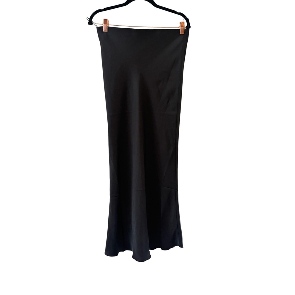 Evereve Maddie Satin Slip Midi Skirt M Black Flare Hem Lined Pull On Classic